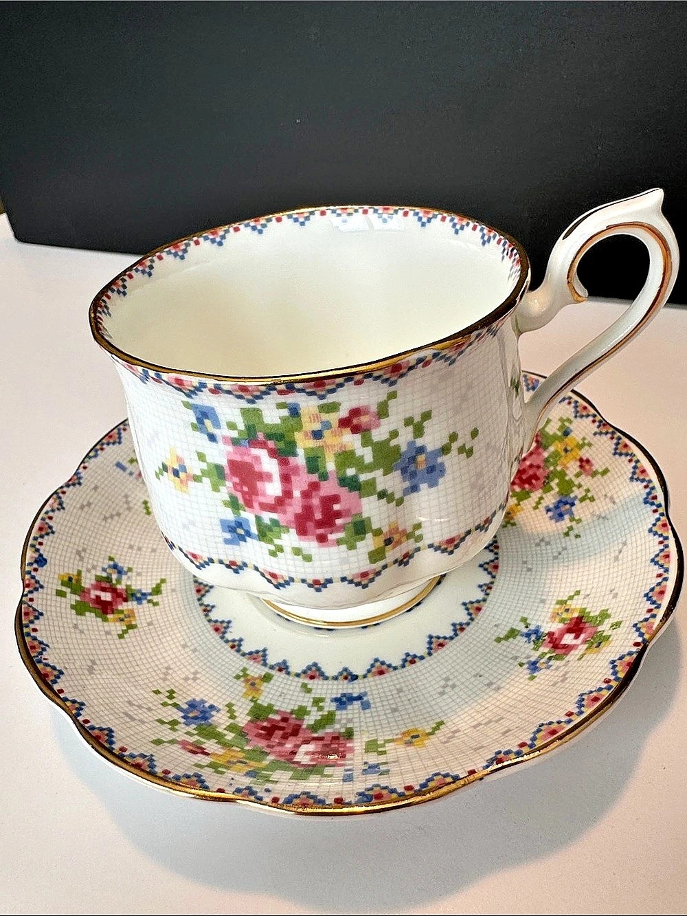 Royal Albert Petit Point Bone China - England Floral Teacup & Saucer